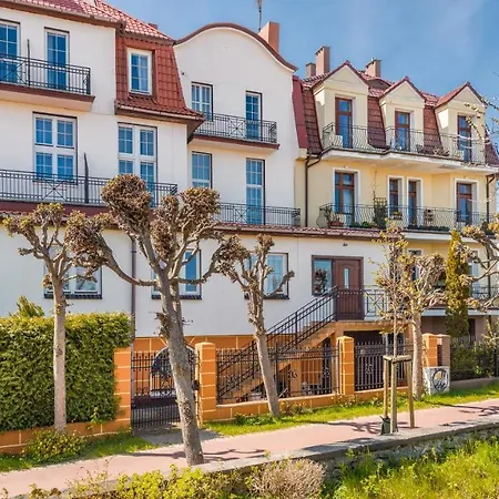 Traugutta Plaza, Sun & Snow * Sopot